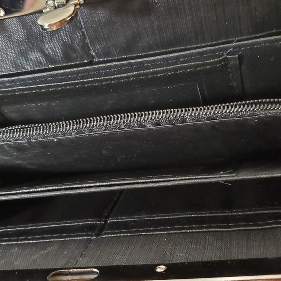 XIANGQI Women Wallet leather Tan Black Logo Great Condition - Picture 6 of 6